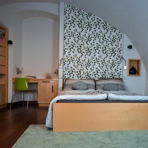 Apartament Trziste